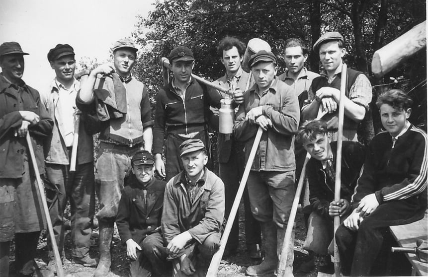 Gruppenbild von den Arbeiten am neuen Bläserplatz